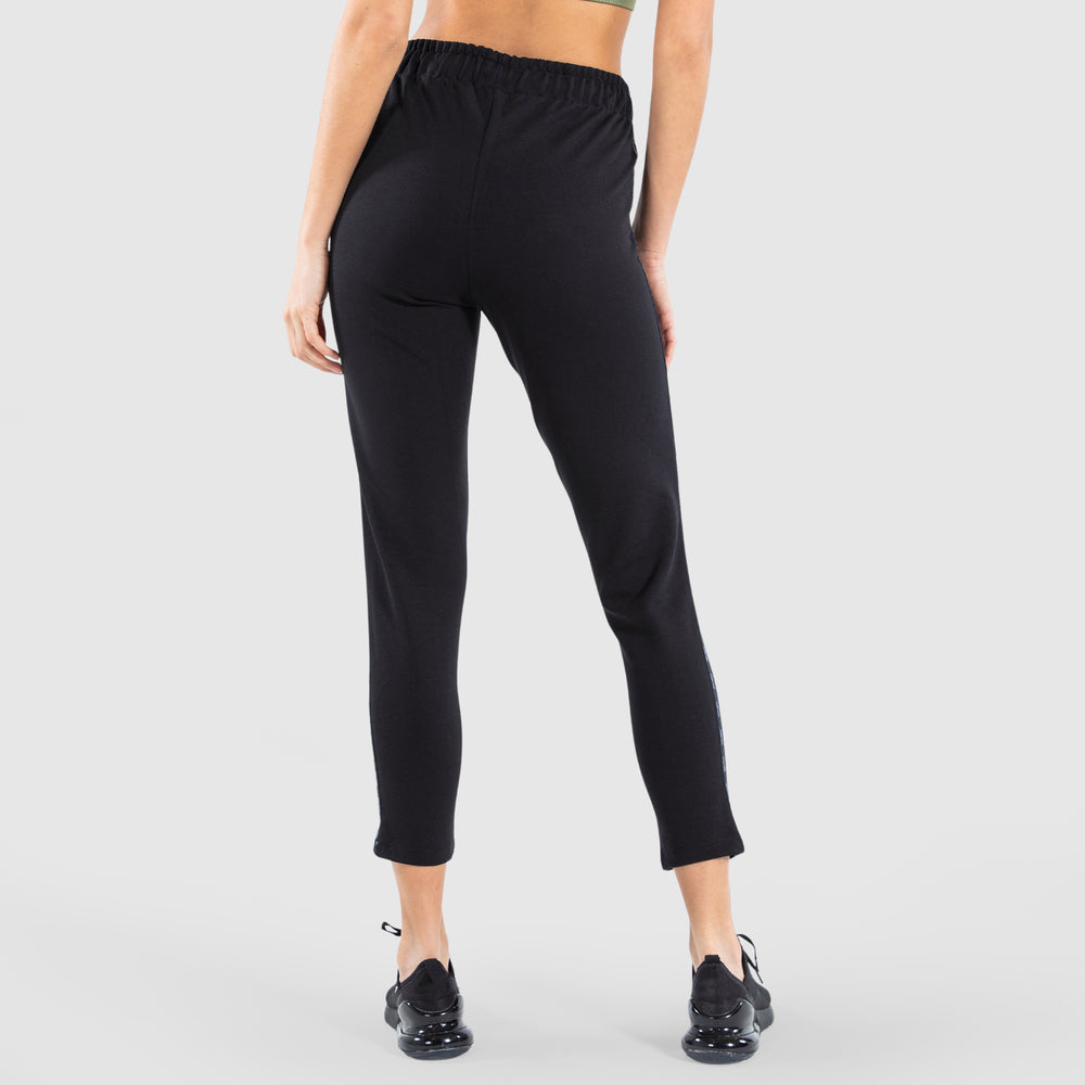 llevar pantalones de chándal