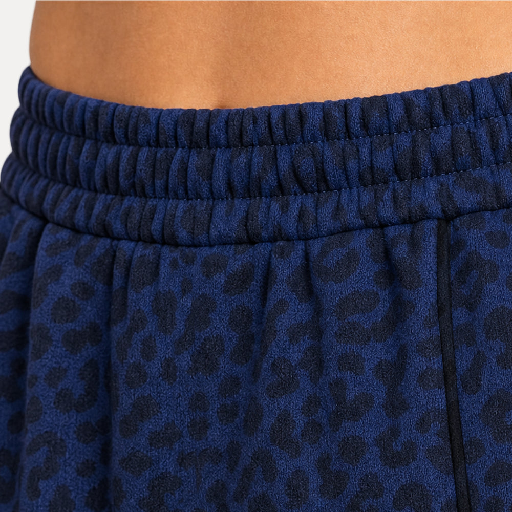 LEO Shorts Zumira